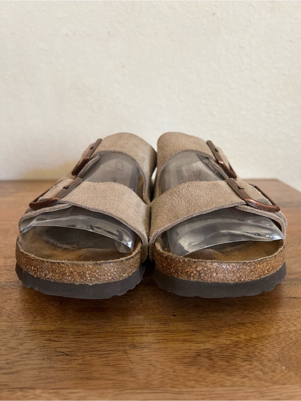 Birkenstock Arizona Tan Suede Sandals Size 41 L10 -10.5 M 8 -8.5. Regular fit - Picture 4 of 16